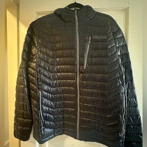 NWOT MARMOT MENS COAT SZ L